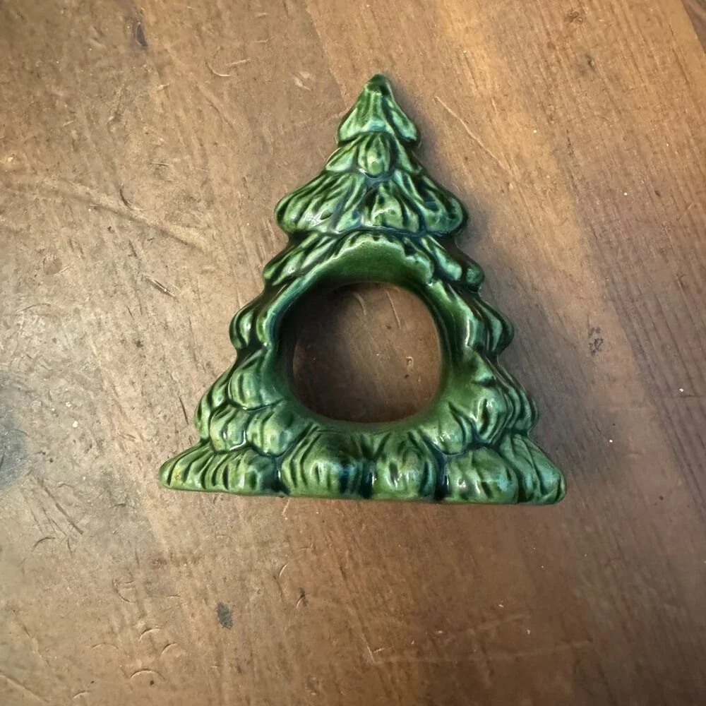 Vintage Ceramic Christmas Pine Tree Napkin Rings 5 piece set read